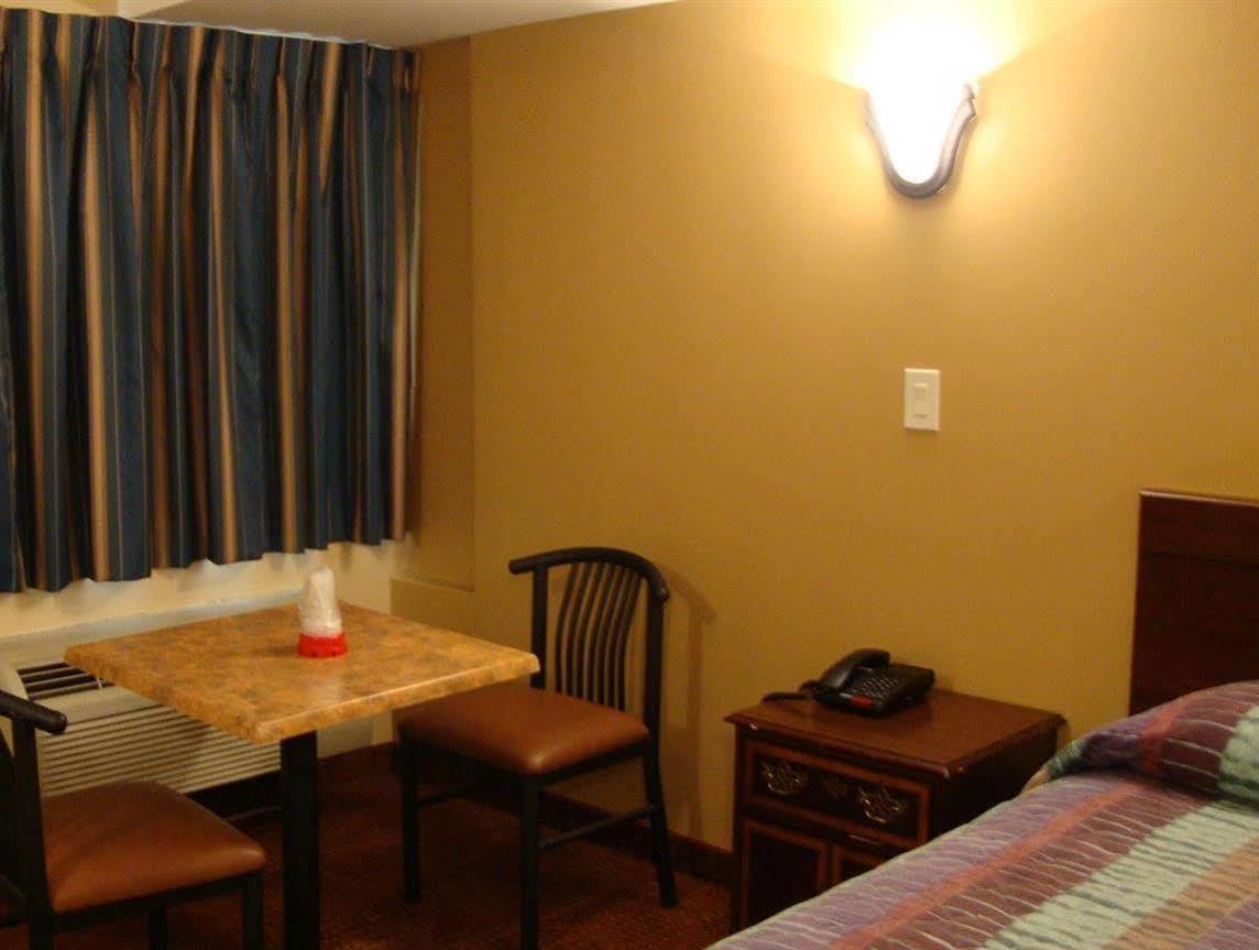 Oasis Motel In Brooklyn Нью-Йорк Экстерьер фото