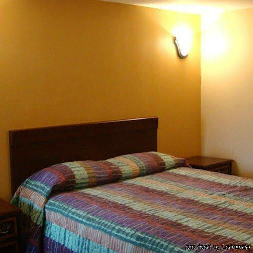 Oasis Motel In Brooklyn Нью-Йорк Экстерьер фото